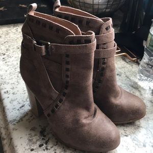 Cute booties never worn NWOB!!!